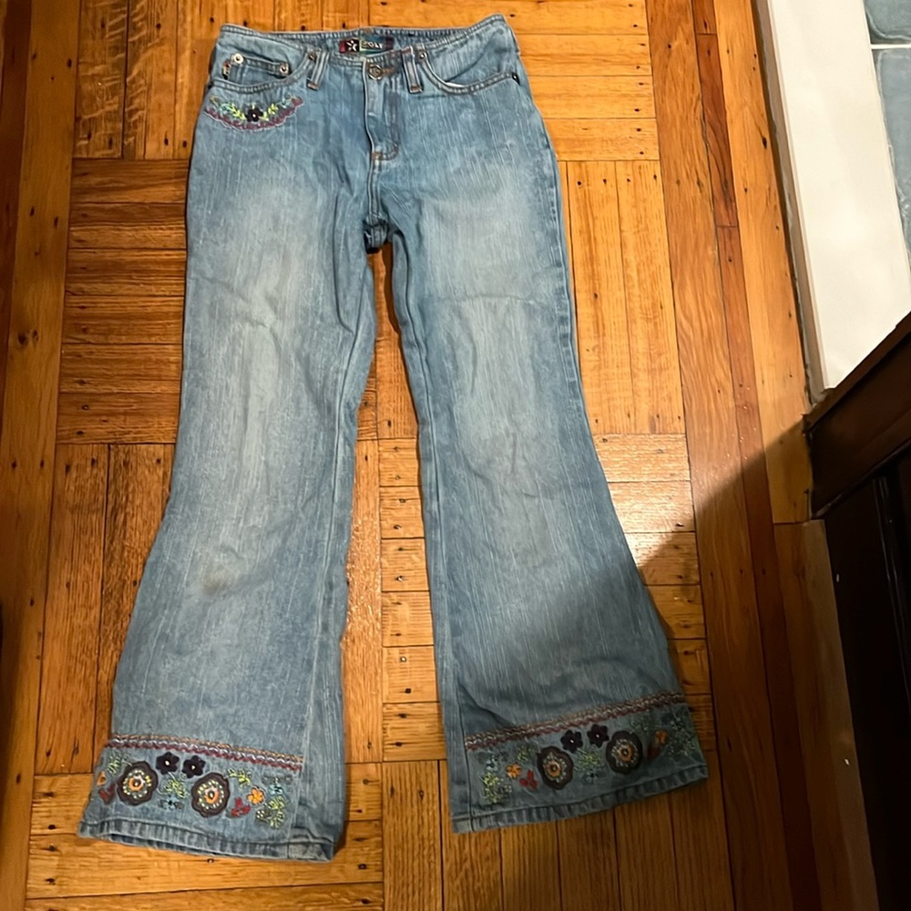 flower stitching jeans low rise